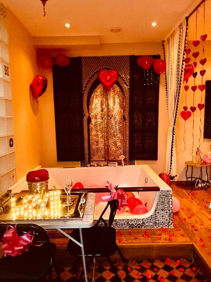 Jacuzzi Love Room Paris Exterior photo