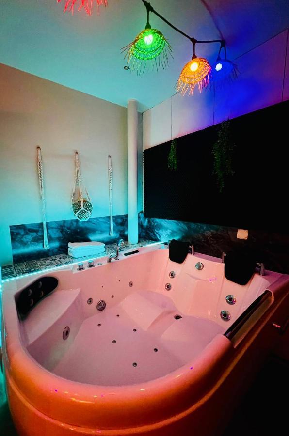 Jacuzzi Love Room Paris Exterior photo